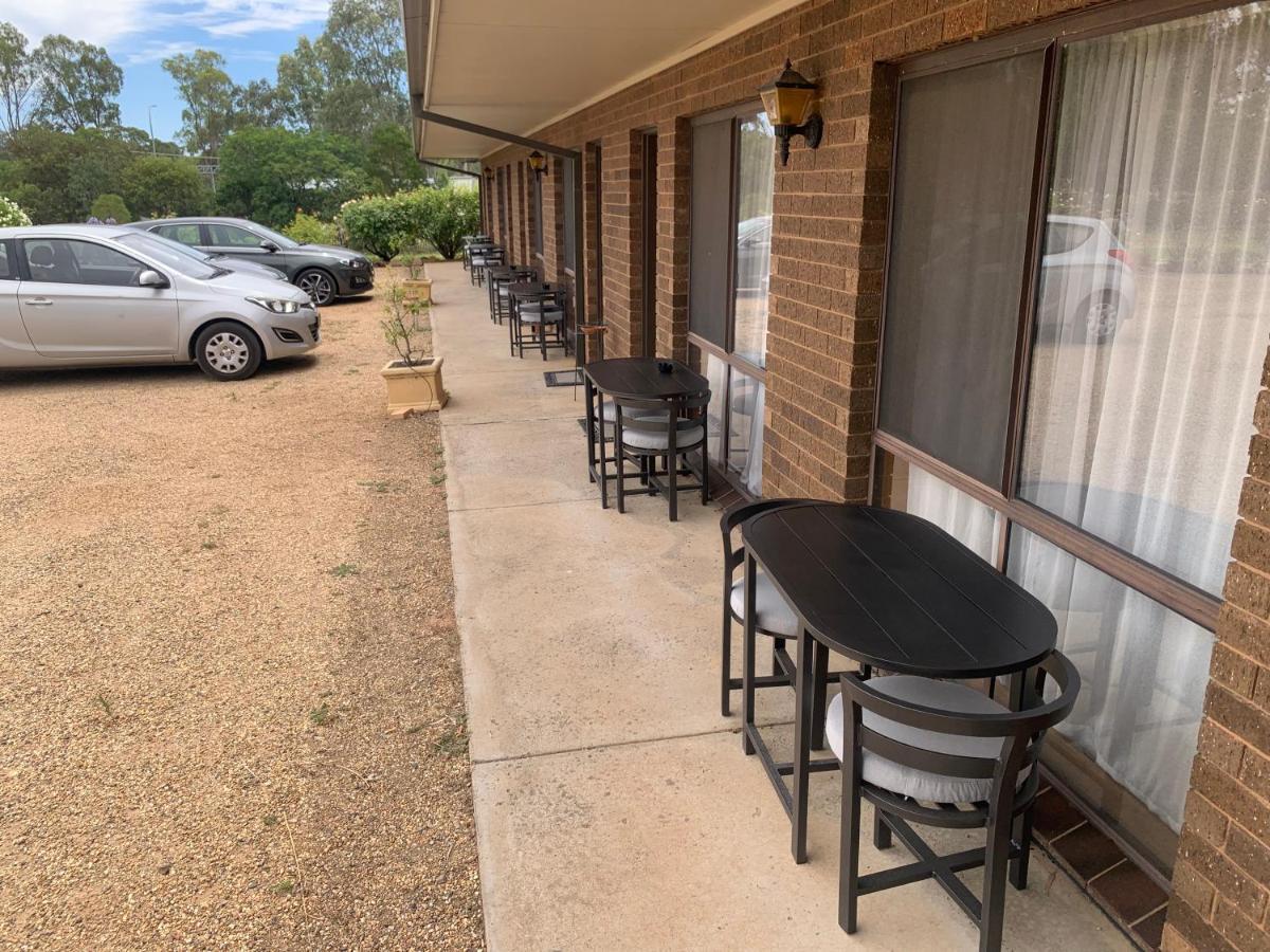 Newell Motor Inn Narrandera Exterior photo