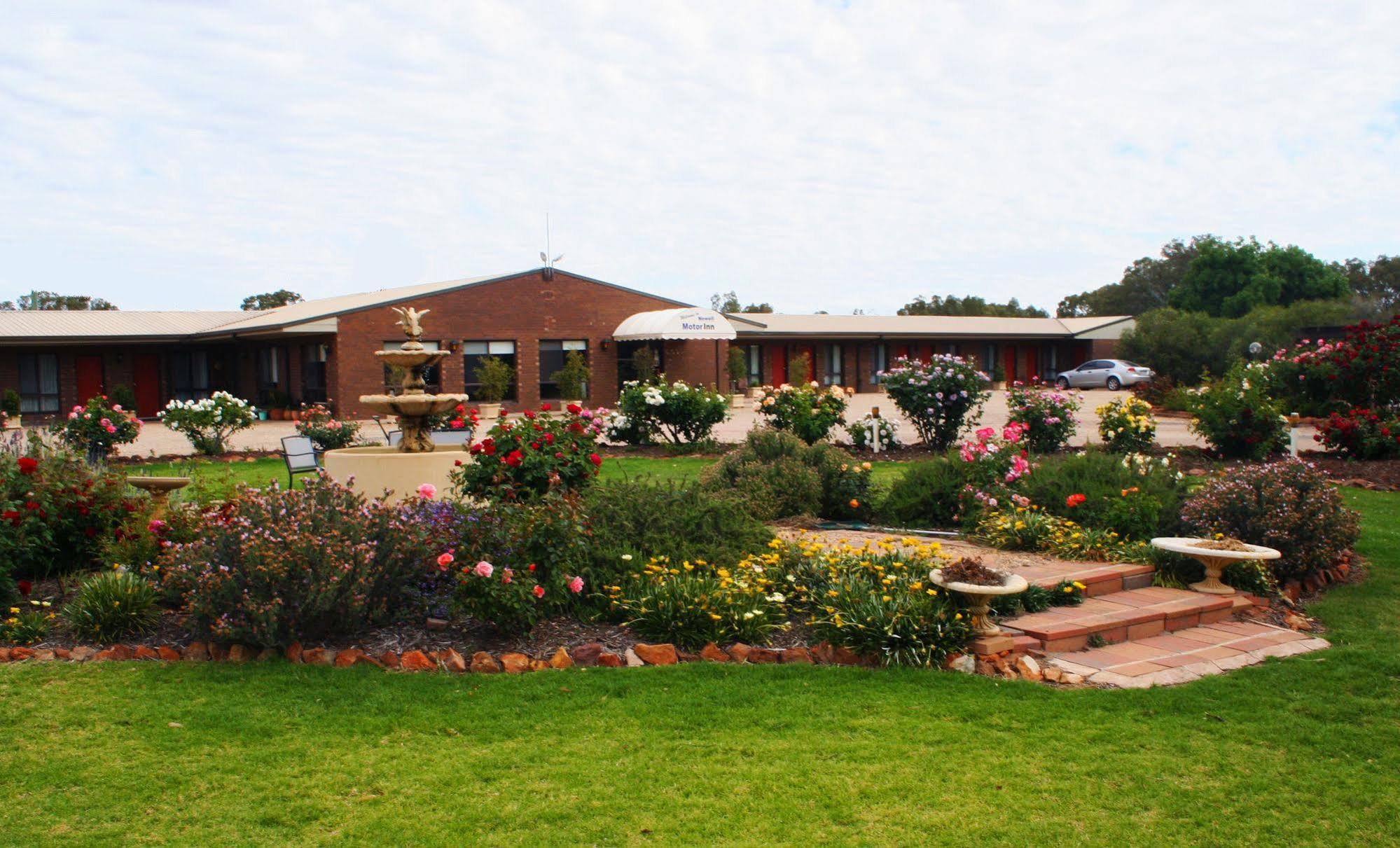 Newell Motor Inn Narrandera Exterior photo